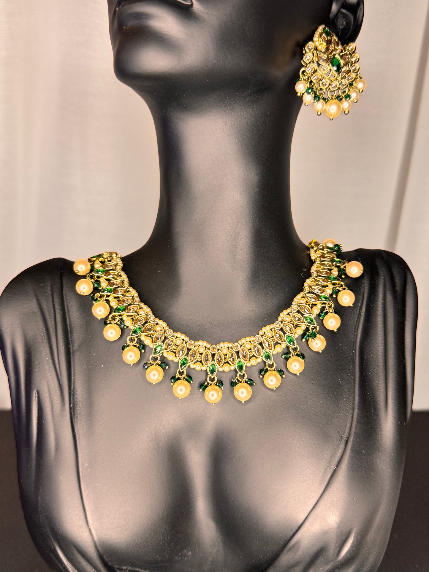 Zayana Gold and Green Necklace Set